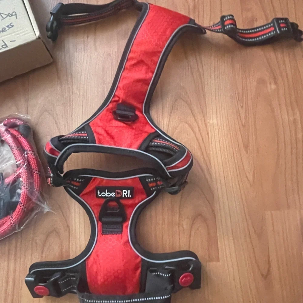 New Open Bx No-Pull Dog Safety Harness Adjustable Medium RED Matching Leash Tobi